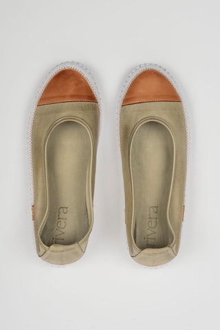 Dancer Cécile green