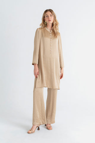 LEVITA CUELLO MAO ABERTURAS DORADA