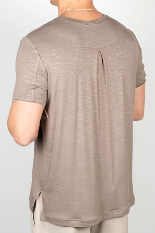 CAMISETA RESINA BOLSILLOS MANGA CORTA