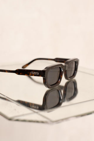 Gafas de sol Oriana Rivera carey oscuro