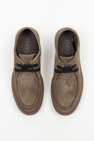 Zapato Wallabee topo